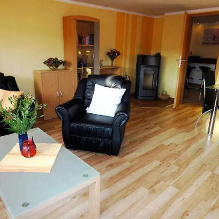 Gruener Winkel - Naehe Strandstrasse Nyaraló Müritz